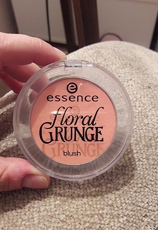Essence Allık