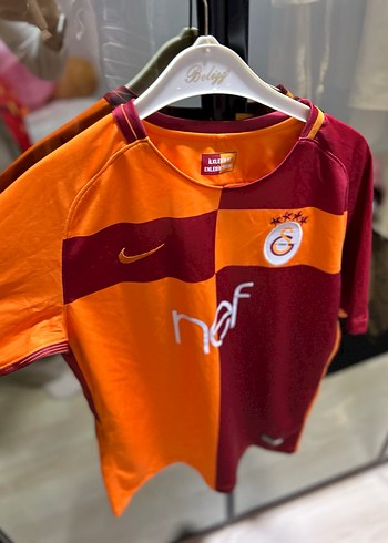 Nike Forma orjinaldir. Unisex xl beden kadın için çocuk bölümünden