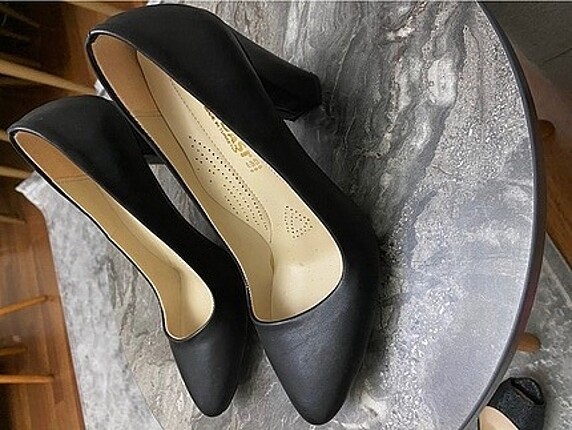 Siyah stiletto