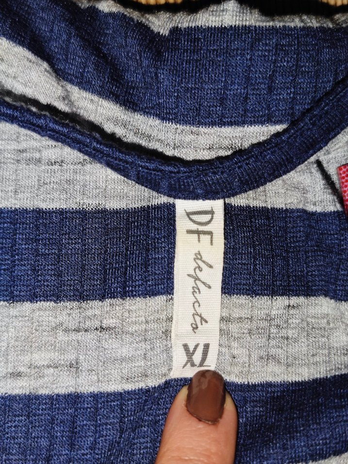 Gri Lacivert Çizgili Düğmeli Uzun Kollu Kadın Tişört - Görsel 4