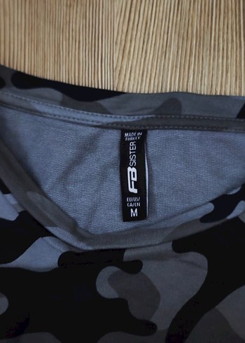 Gri/Askeri Yeşil Kamuflaj Desenli Omzu Açık Kadın Üst - Görsel 2