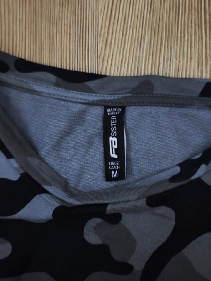 Gri/Askeri Yeşil Kamuflaj Desenli Omzu Açık Kadın Üst - Görsel 2