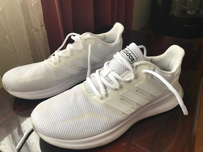 Adidas spor ayakkabı