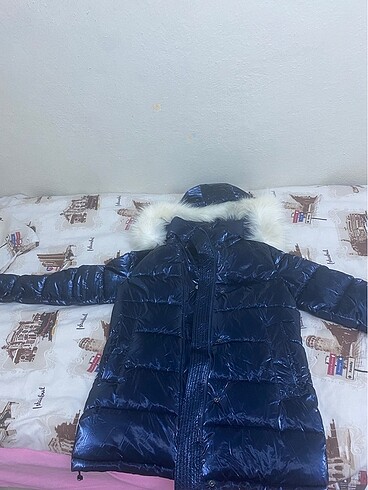 Hiç kullanılmamış şişme mont