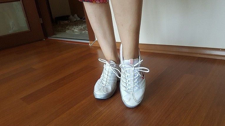 40 Beden NIKE BEYAZ KIRMIZI SPOR AYAKKABI