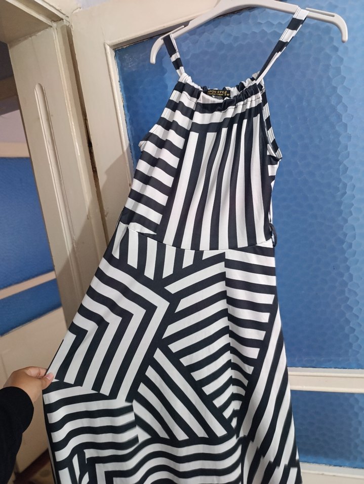 SİYAH BEYAZ ÇİZGİLİ ELBİSE - Görsel 2