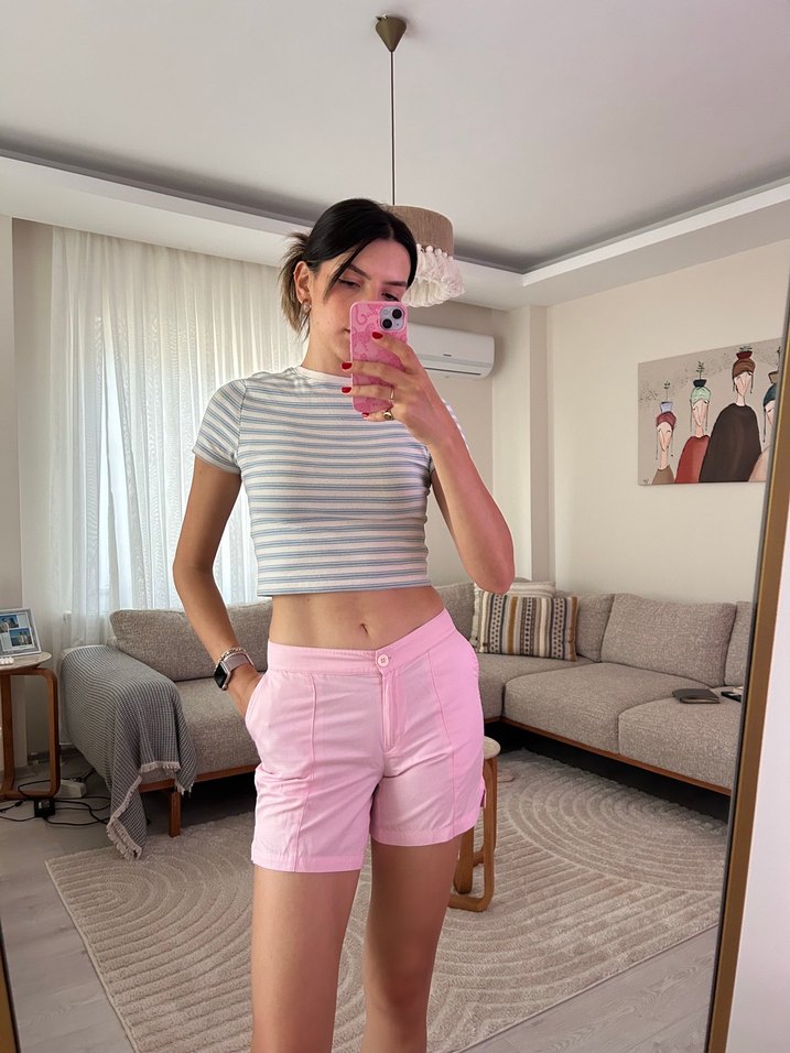 LCW Düğmeli Pembe Mini Şort - Görsel 3