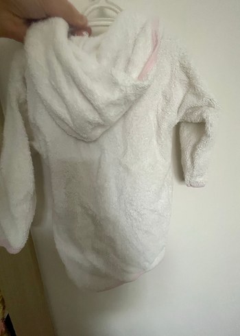 Kız Çocuk Beyaz Kapüşonlu Bornoz - Görsel 2