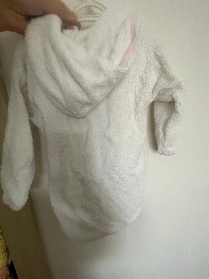 Kız Çocuk Beyaz Kapüşonlu Bornoz - Görsel 2