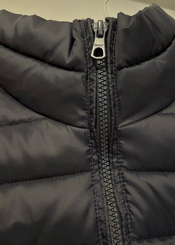 ONLY Lacivert Kısa Fermuarlı Kadın Mont - Görsel 4