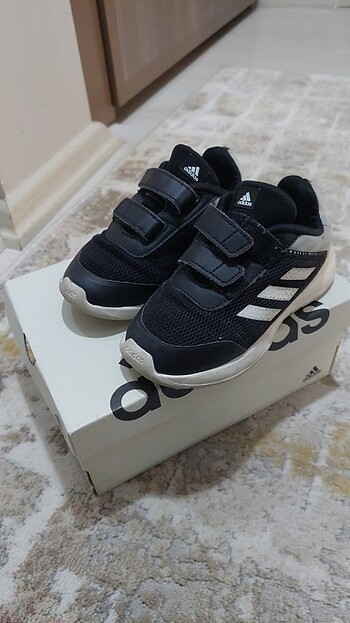 27 numara adidas spor ayakkabı