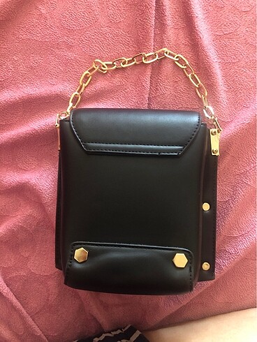 Siyah çanta - Görsel 2