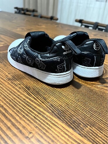 23 Beden siyah Renk Adidas kız çocuk ayakkabı