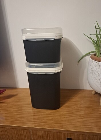Tupperware Tupperware özel kare 5.5 lt ve 2.6 lt