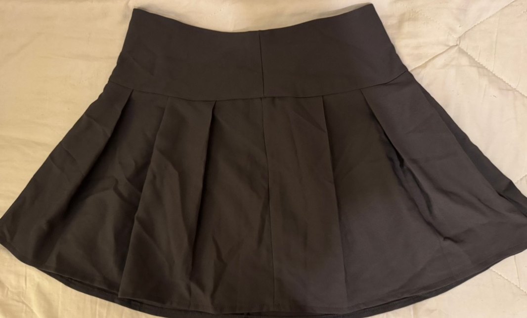 Gri Pileli Mini Etek — görsel 3/7