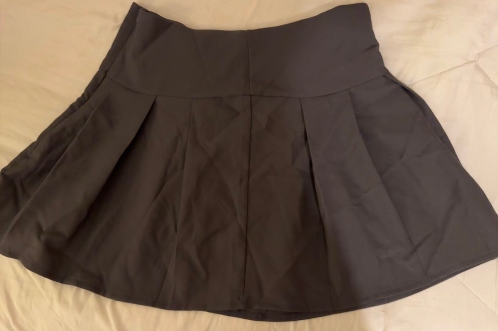Gri Pileli Mini Etek — görsel 4/7