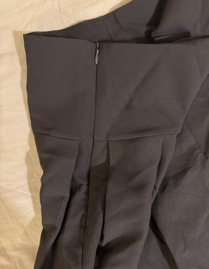 Gri Pileli Mini Etek — görsel 5/7
