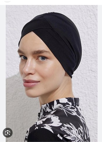 Çapraz Siyah Bone tesettür penyedir