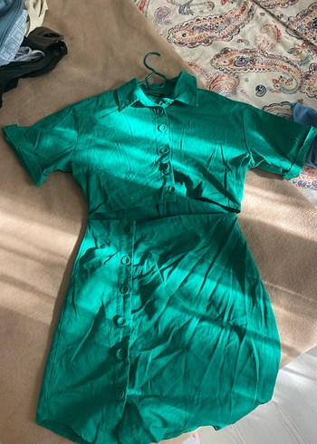 Düğmeli Kısa Kollu Yeşil Keten Elbise - Görsel 2