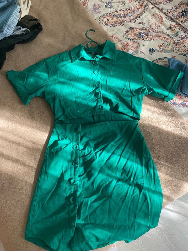 Düğmeli Kısa Kollu Yeşil Keten Elbise - Görsel 2