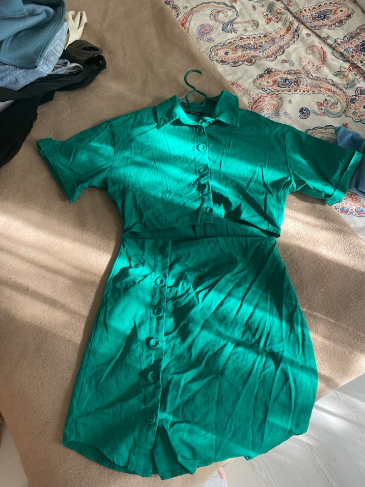 Düğmeli Kısa Kollu Yeşil Keten Elbise - Görsel 3