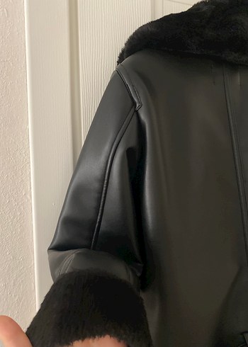 Siyah Kürklü Deri Biker Ceket Stradivarius - Görsel 5