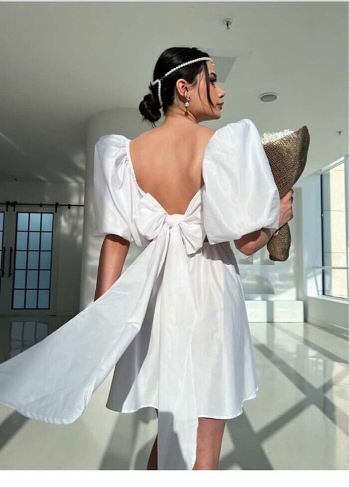 Beyaz sırt dekolteli elbise - Görsel 2