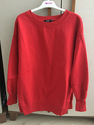 Yanları yırtmaçlı sweatshirt