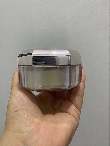 Beden Fenty beauty pudra