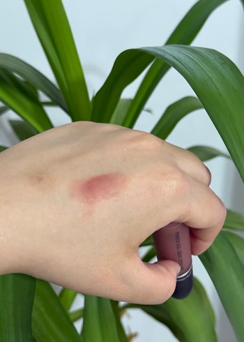 MAC Mac Beige Sıvı Ruj