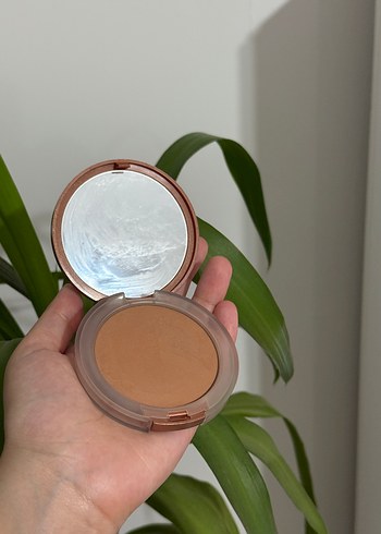clinique bronzer