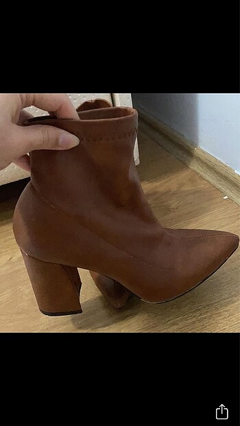 Zara Topuklu bot