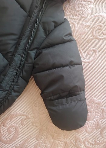 Siyah Kapüşonlu Bebek Tulum - Görsel 4