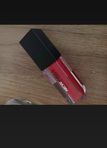 Beden New well lipstick 06 kırmızı