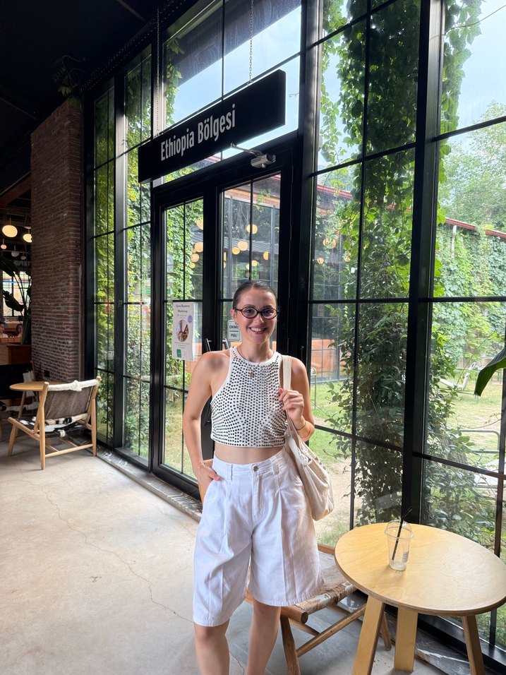 Beyaz bermuda şortolon - Görsel 3