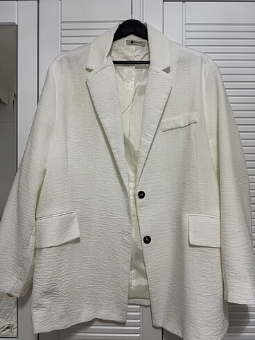 Kırık beyaz keten oversize blazer