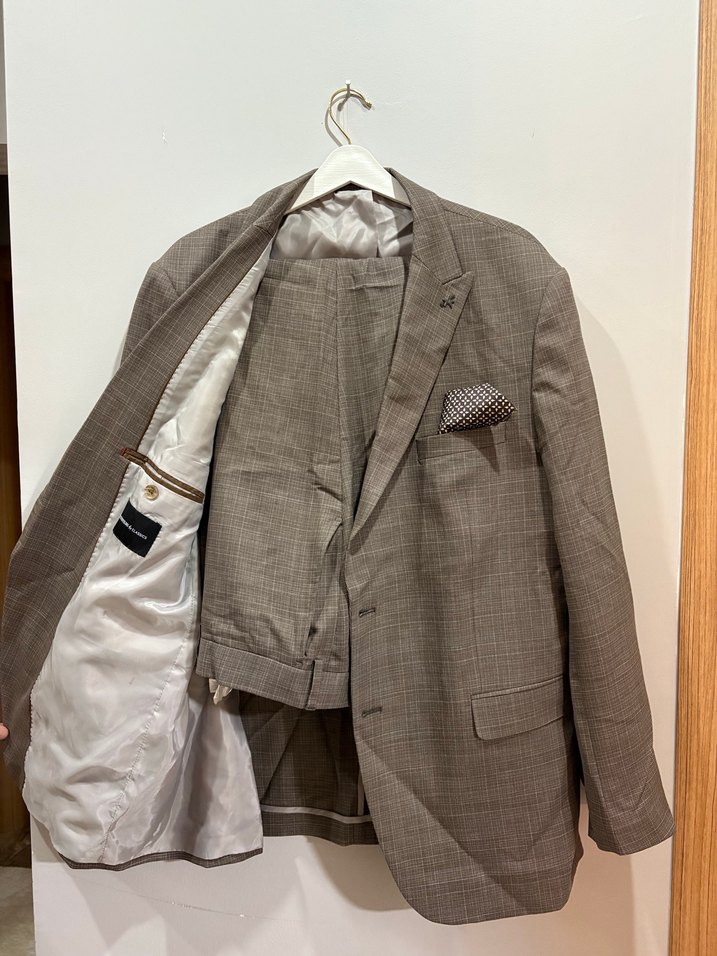 Klasik Kesim Düğmeli Kahverengi Erkek Takım Elbise - Görsel 2