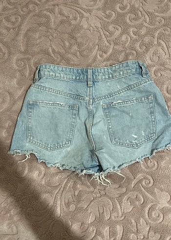 Yırtık Detaylı Mavi Mini Denim Şort - Görsel 3