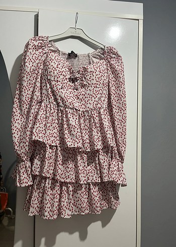 Kısa kırmızı kalpli şık elbise - Görsel 2