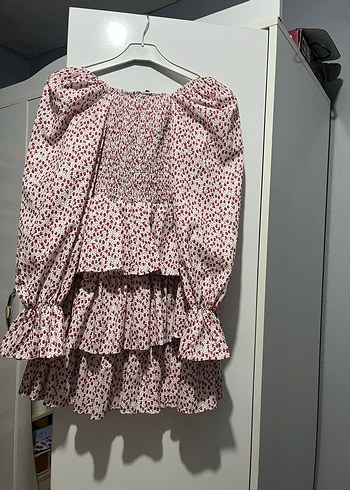 Kısa kırmızı kalpli şık elbise - Görsel 3