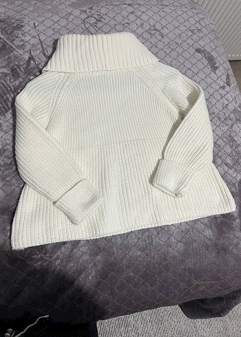 Beyaz Boğazlı Kısa Örgü Kadın Kazak - Görsel 2