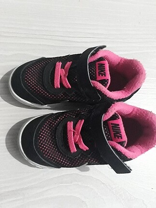 25 Beden Nike kız cocuk ayakkabisi