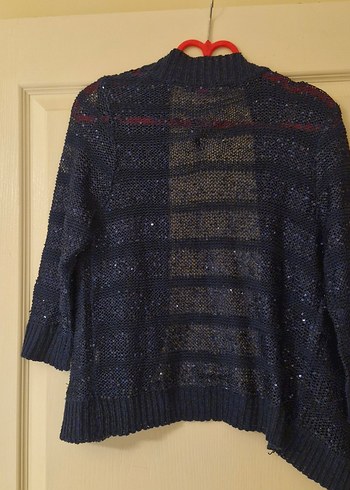 PUL DETAYLI TRİKO HIRKA
