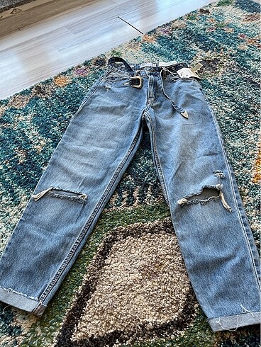 BERSHKA jean