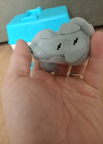 Küçük Hayvan Figürleri ve Mavi Oyuncak Kafes - Görsel 8