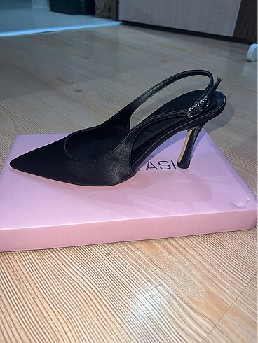 SATEN TOPUKLU STİLETTO
