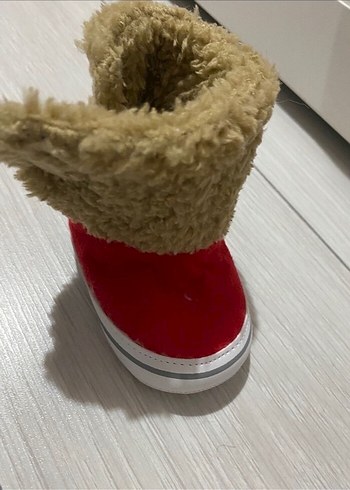 LC Waikiki Kız Çocuk Kırmızı Kürklü Sıcak Ev Terliği