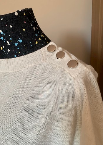 Düğmeli Beyaz Kadın Kısa Kollu Triko - Görsel 3