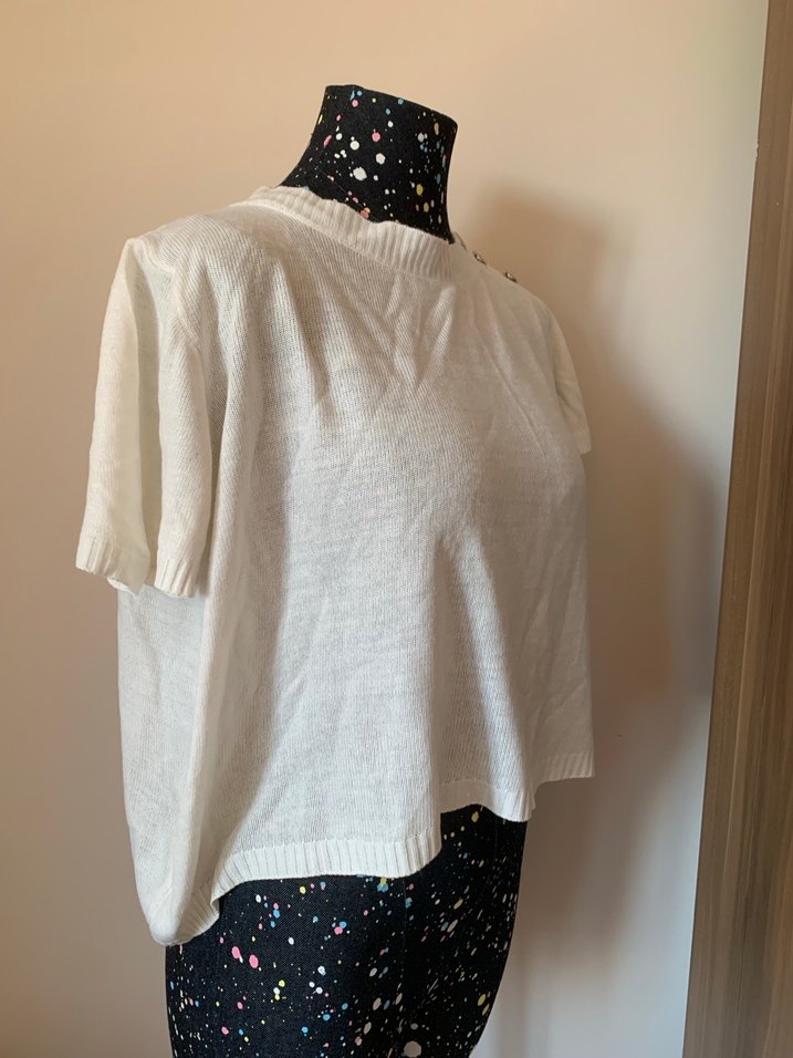 Düğmeli Beyaz Kadın Kısa Kollu Triko - Görsel 2