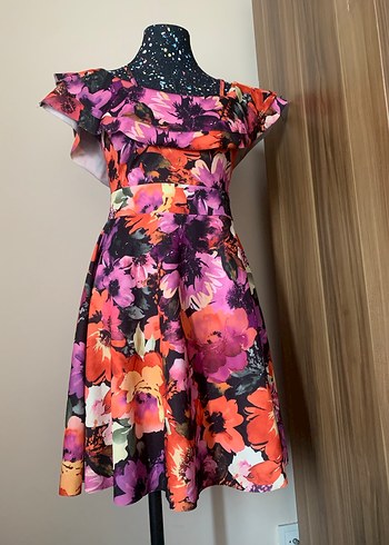 Renkli Çiçek Desenli Elbise - Görsel 3